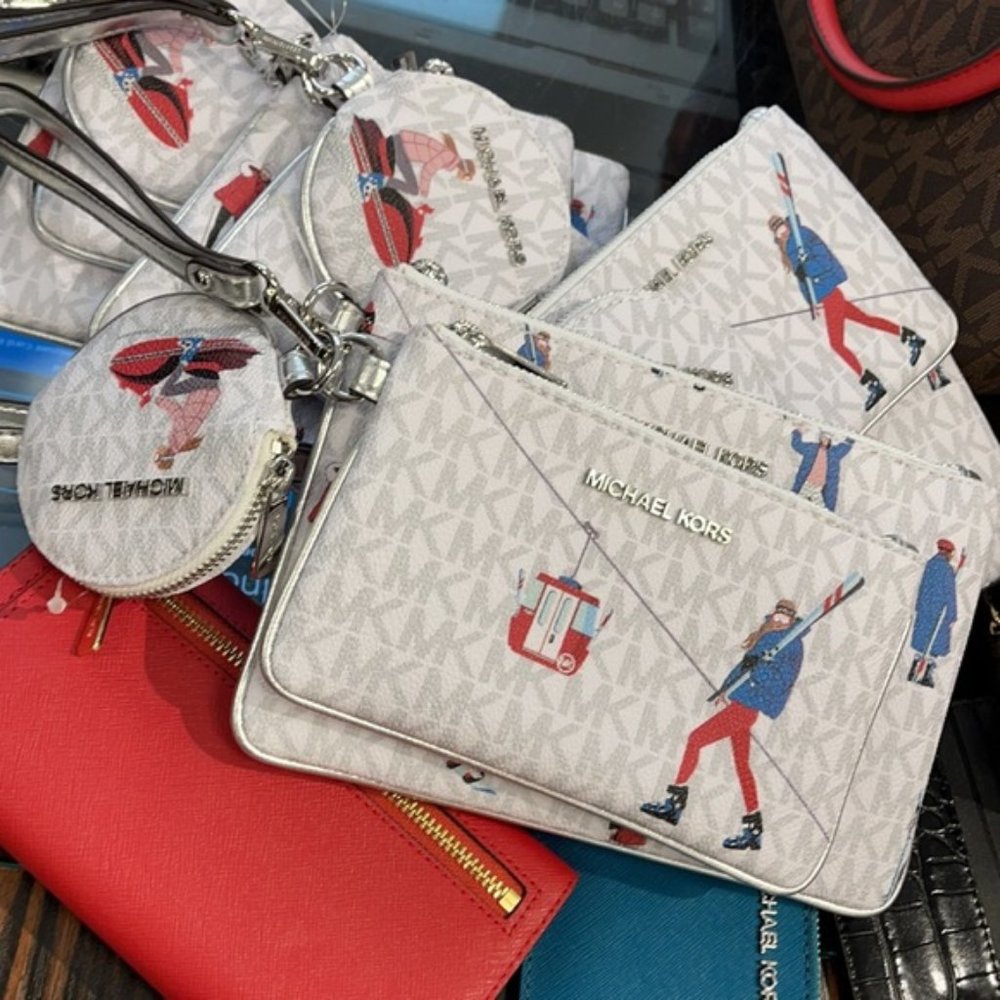 Michael Kors Jet Set Girls Wristlet Trio - Picture 13 of 16